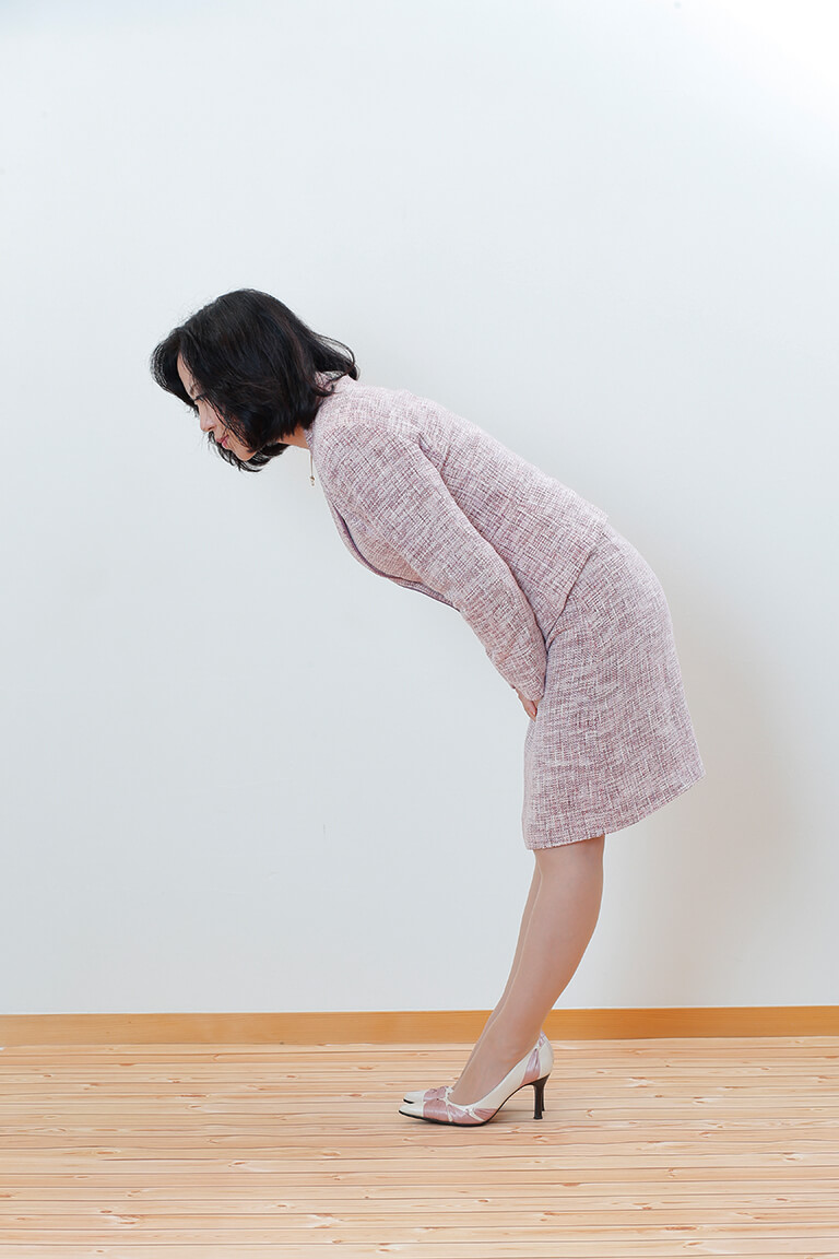 誰にも聞けなかったマナー講座 美しい立ち居振る舞い 暮らし ハウズイングニュースオンライン 誰にも聞けなかったマナー講座 美しい立ち居振る舞い 暮らし ハウズイングニュースオンライン